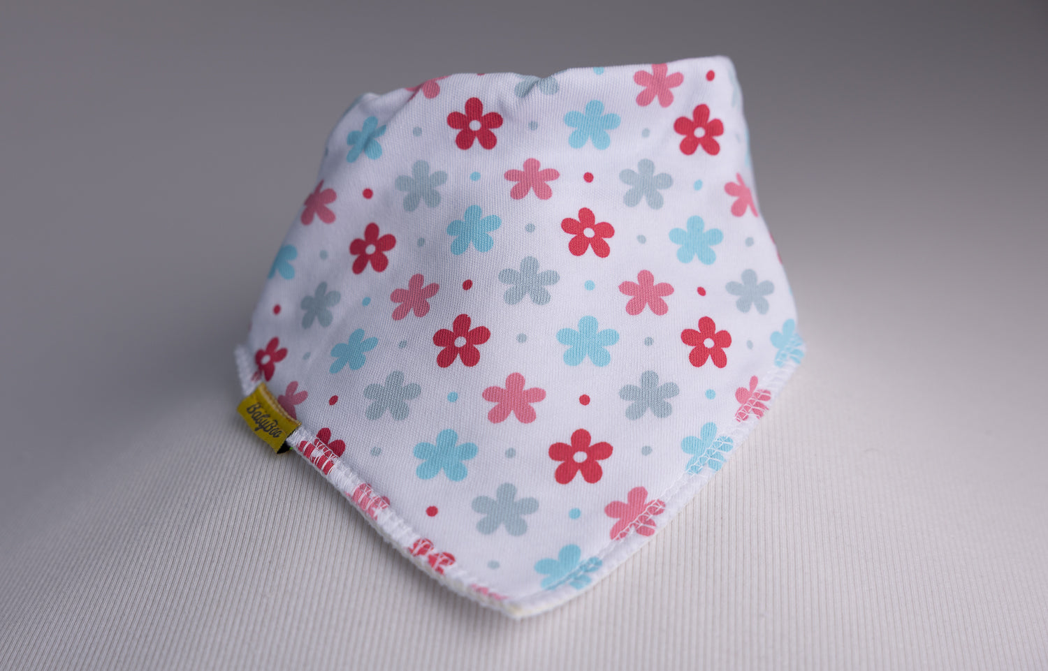 Lovely daisies organic cotton DribbleBoo bandana bib