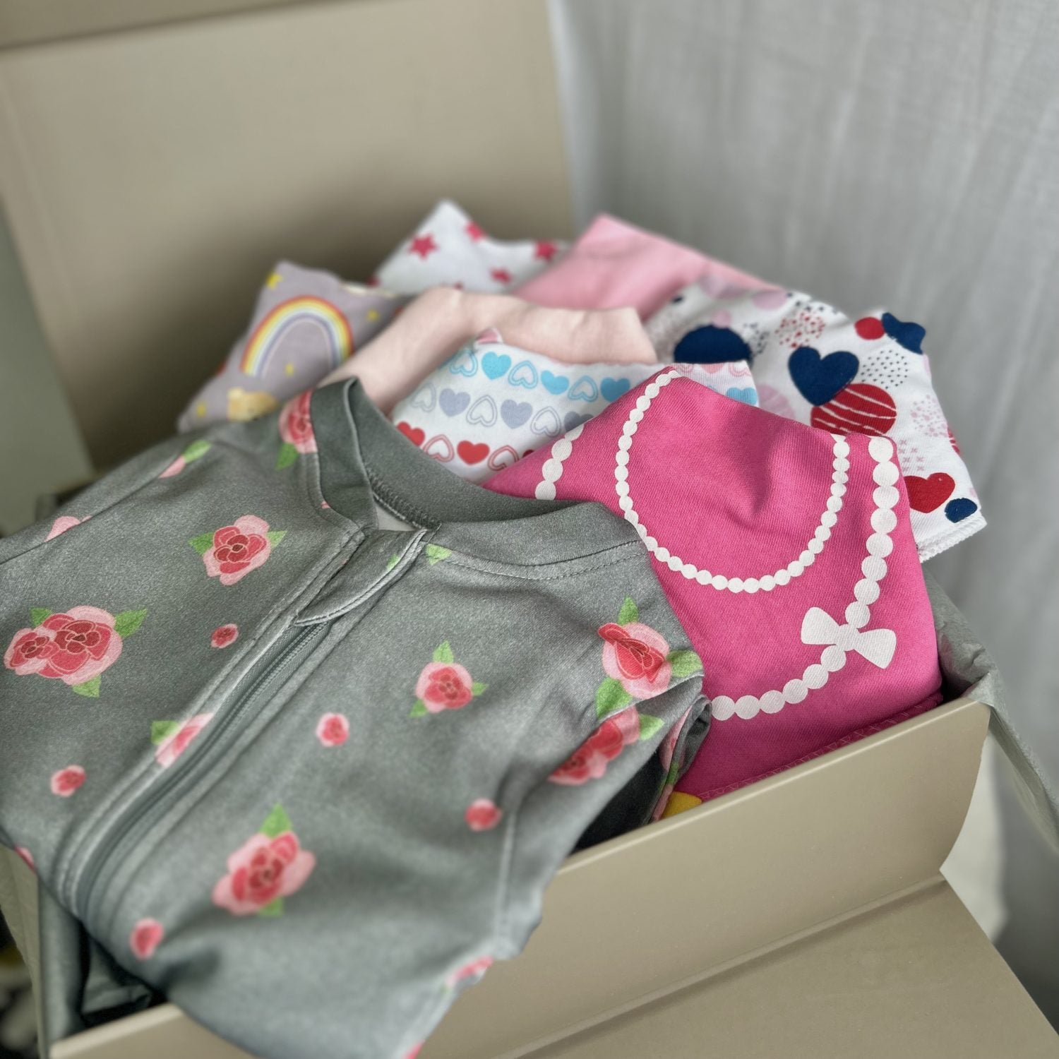Luxury baby girl gift box (with ZippyBoo / a week of bibs)