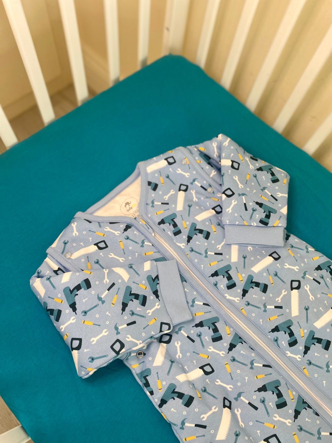 Builder Boo organic cotton SnuggleBoo sleeping bag (2.5 tog)