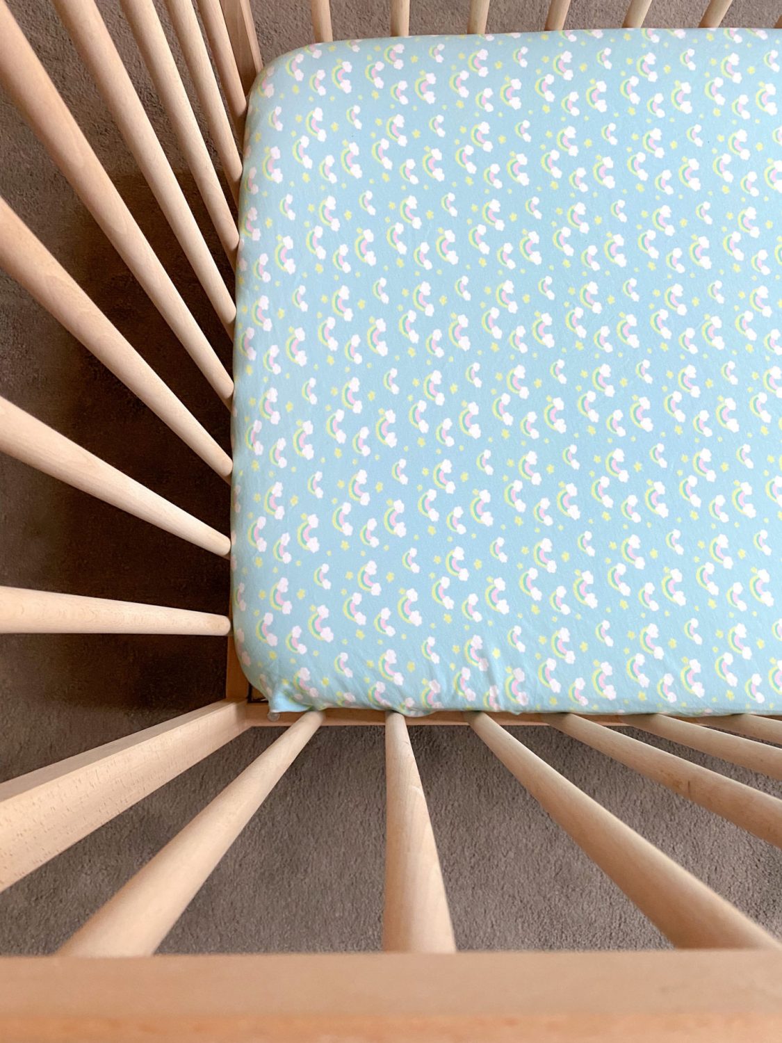 Rainbows organic cotton BeddyBoo fitted sheet