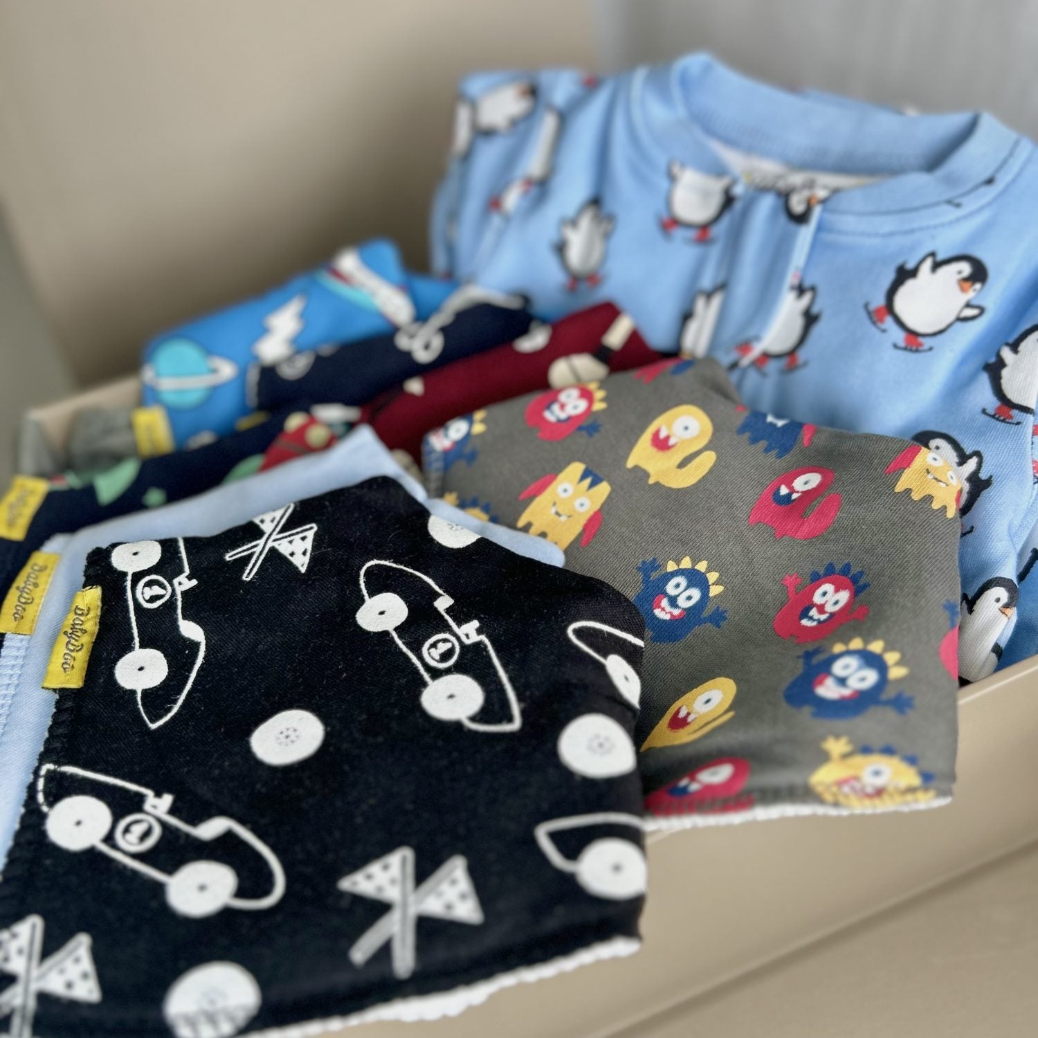 Luxury baby boy gift box (with ZippyBoo / a week of bibs)