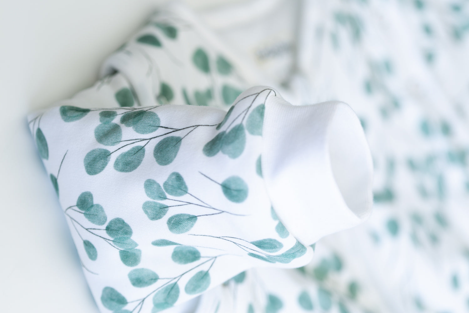 Eucalyptus organic cotton SnuggleBoo sleeping bag (1 tog)