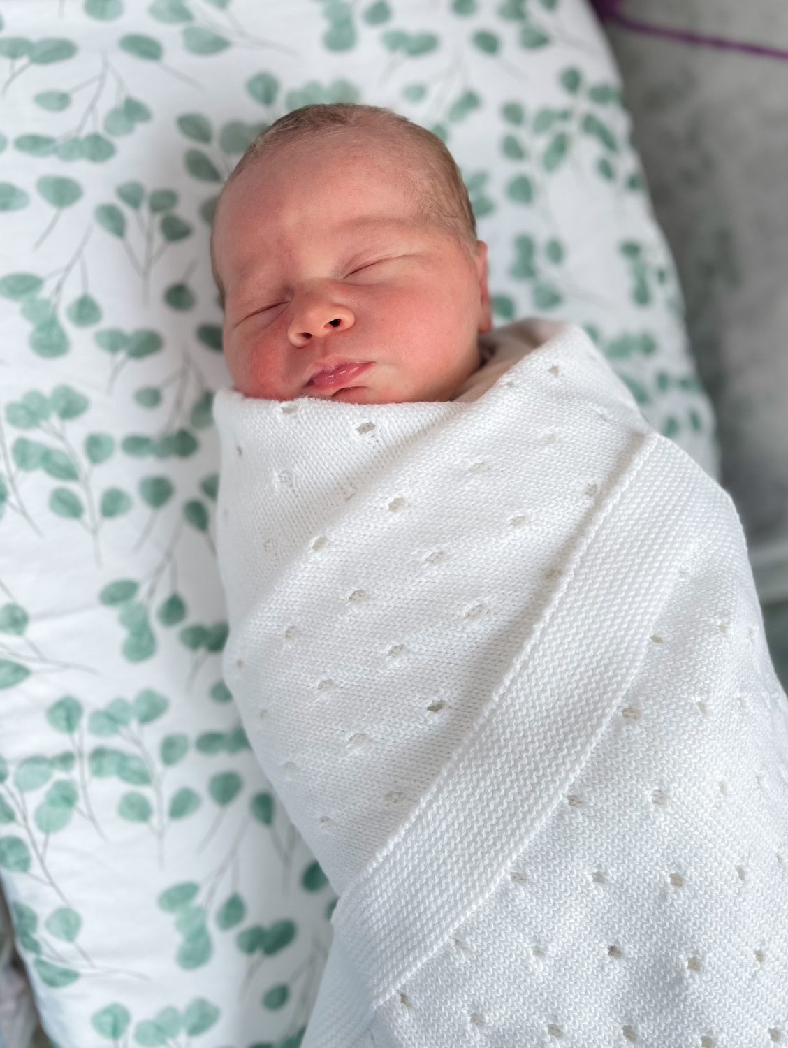 Cellular blanket twin gift box