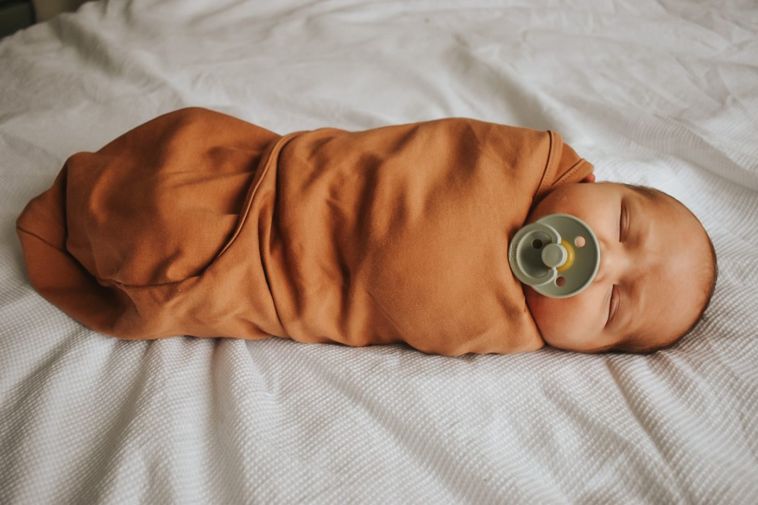 Mocha organic cotton SwaddleBoo