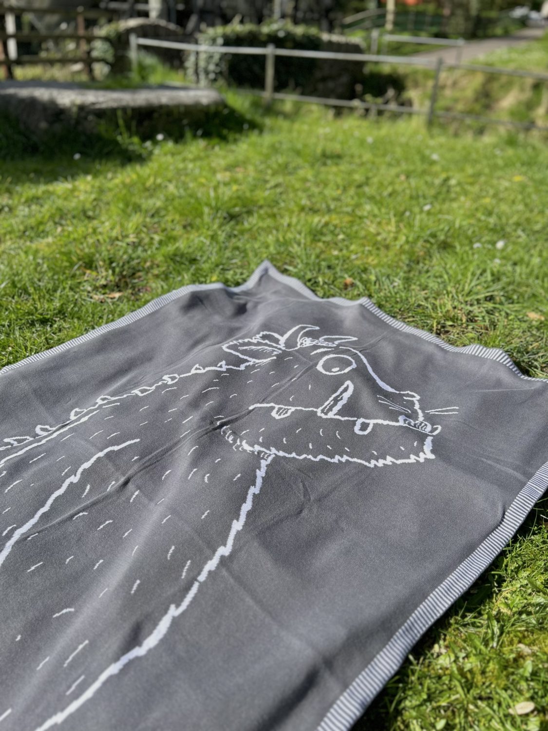 The Gruffalo - My cuddle blanket (grey)