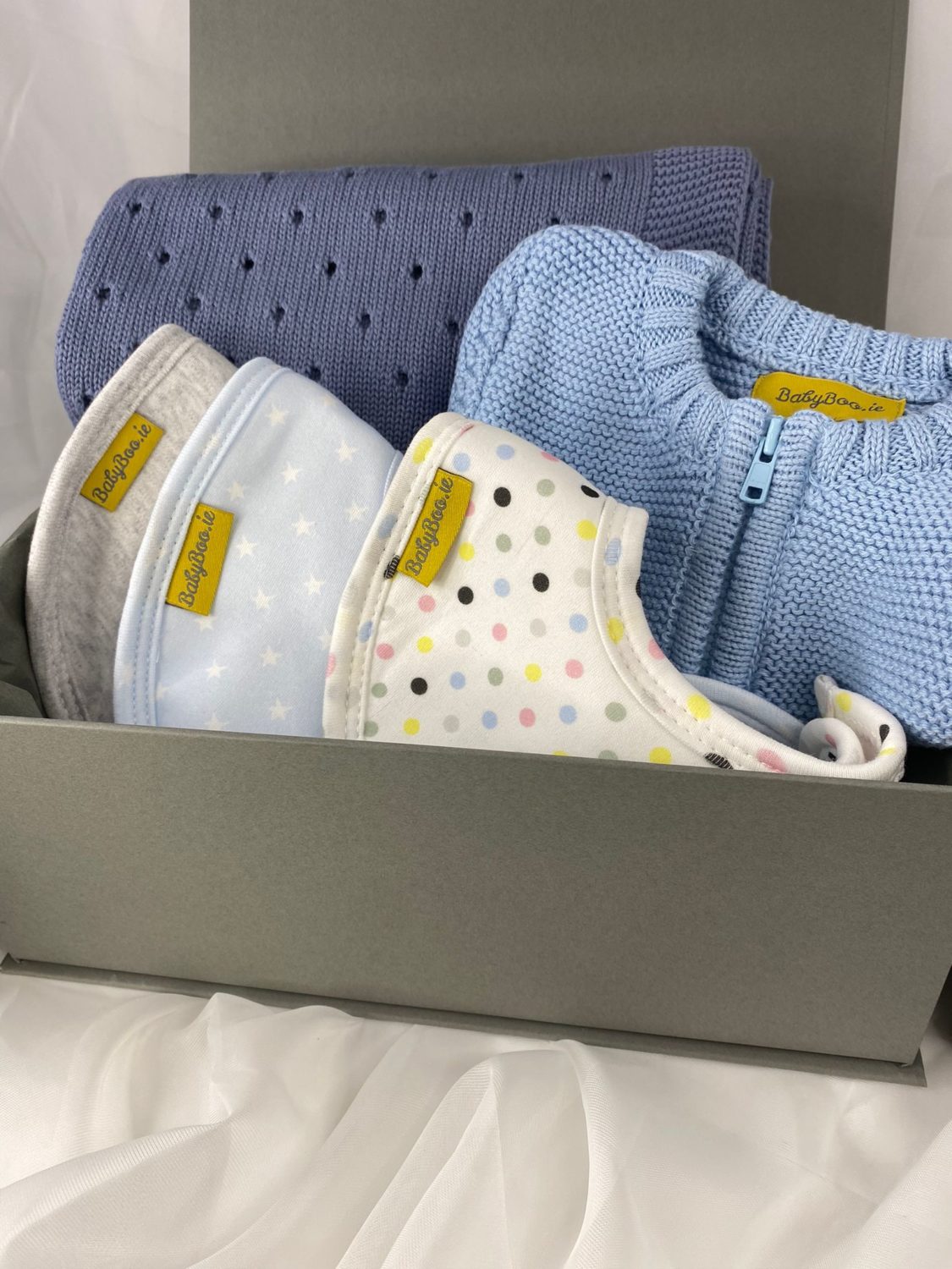 Cellular blanket deluxe gift box