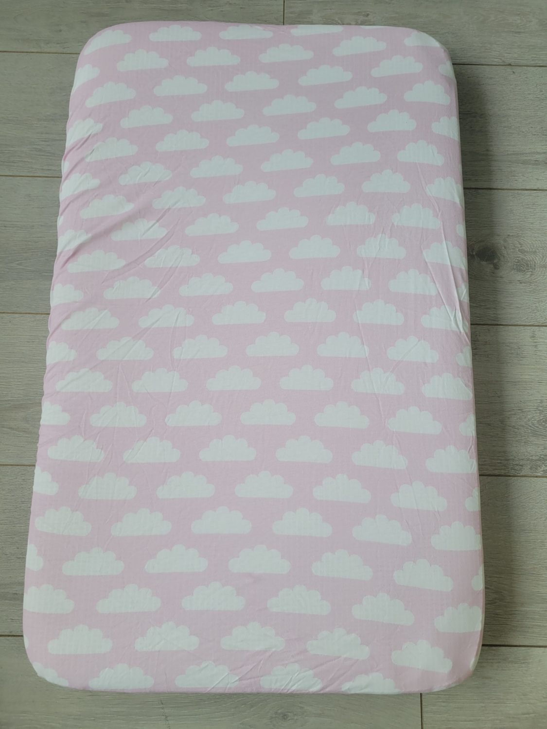 Up in the pink clouds organic cotton BeddyBoo fitted sheet