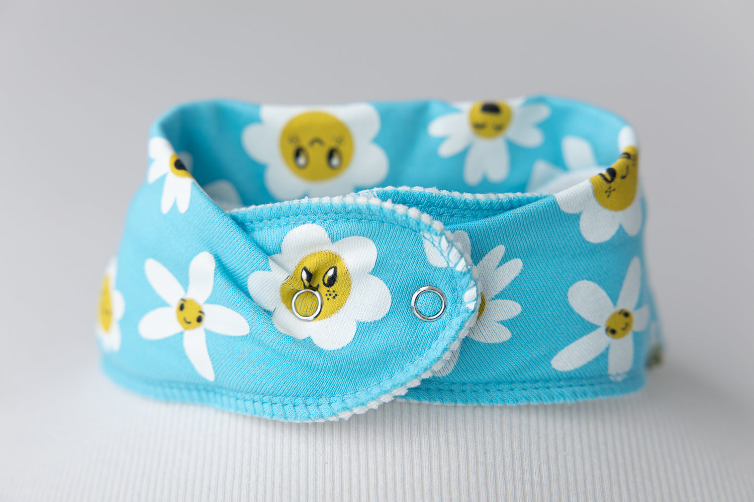 Happy Daisies organic cotton DribbleBoo bandana bib