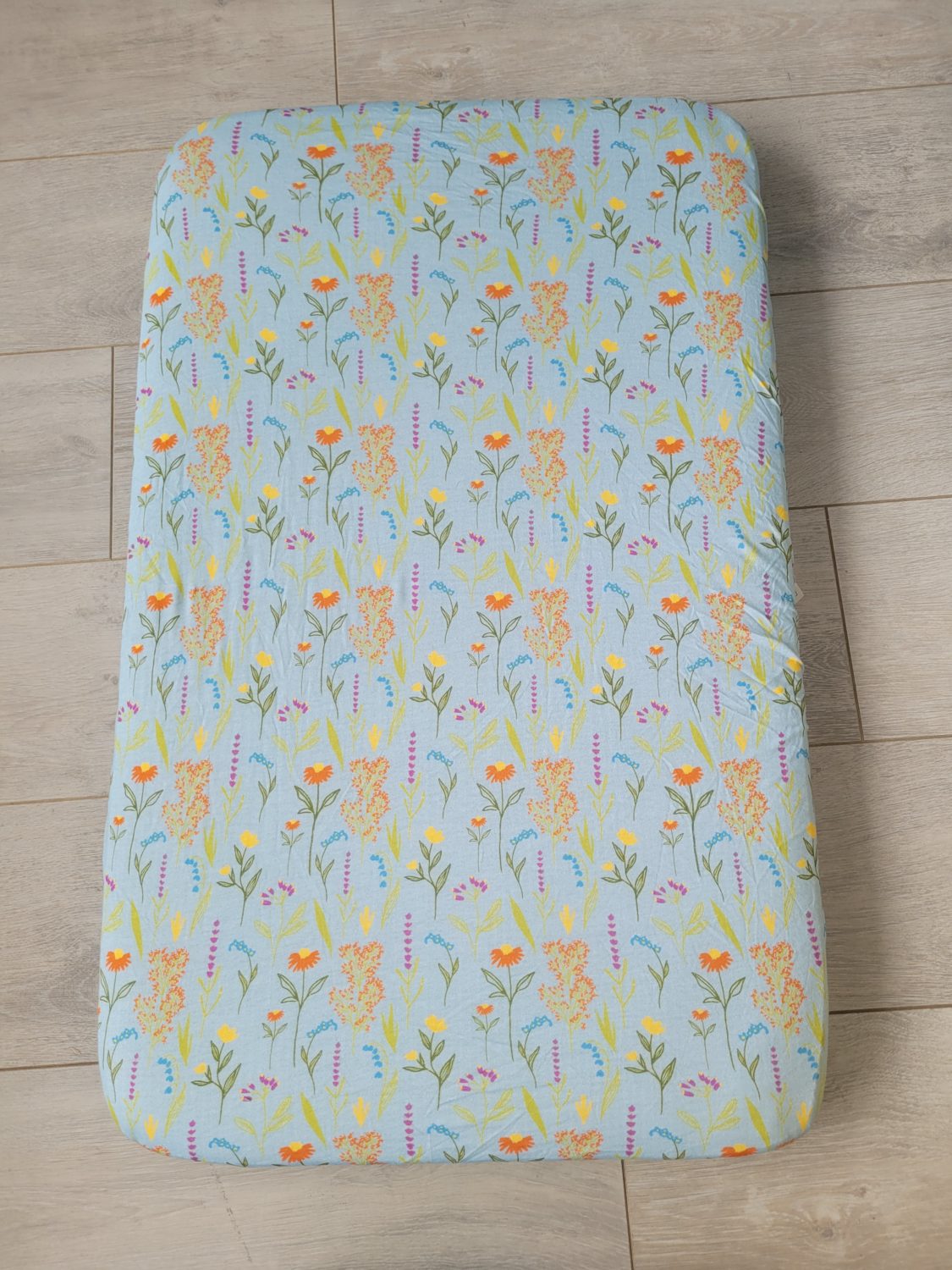 Wildflowers organic cotton BeddyBoo fitted sheet