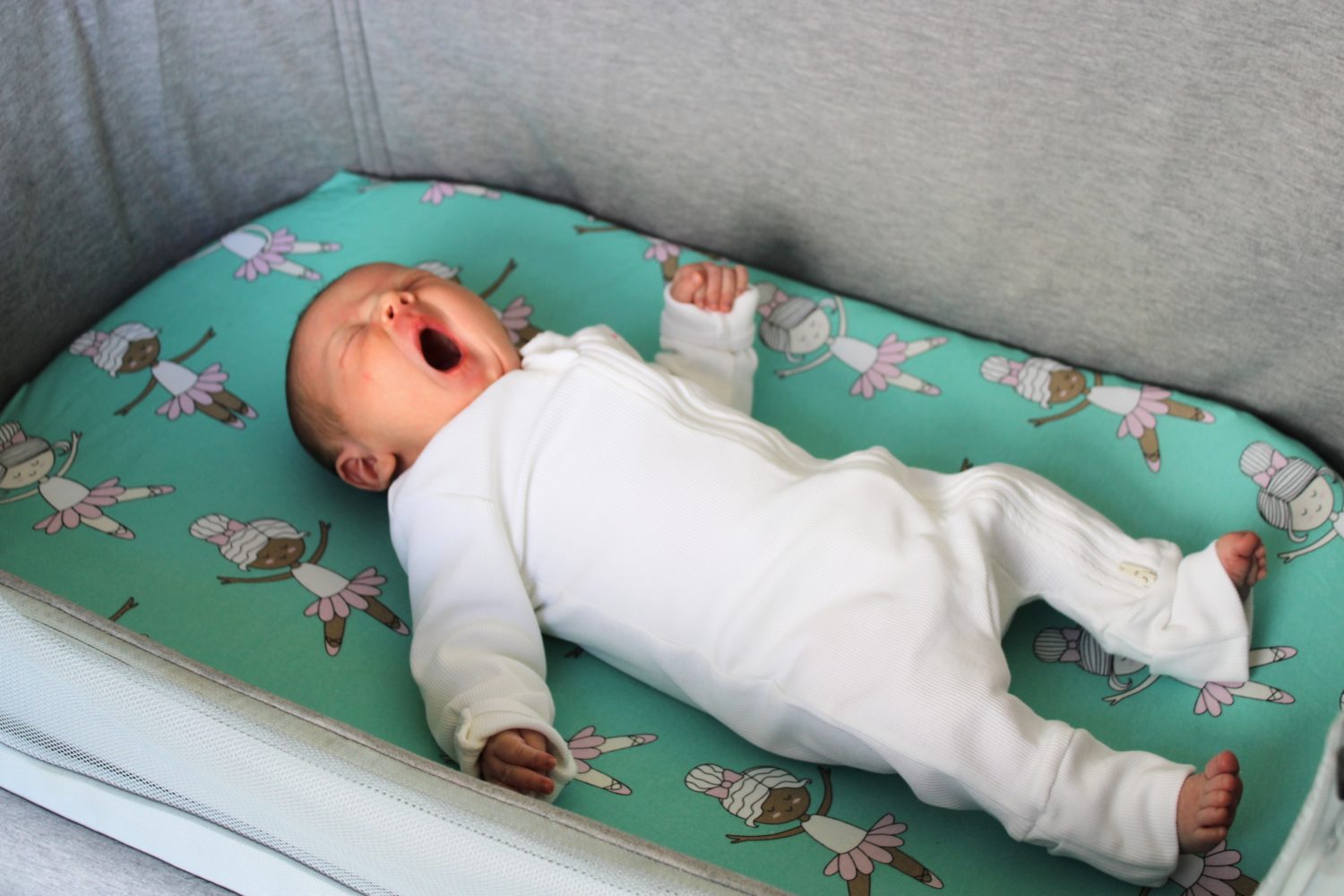 White ribbed organic cotton ZippyBoo suit