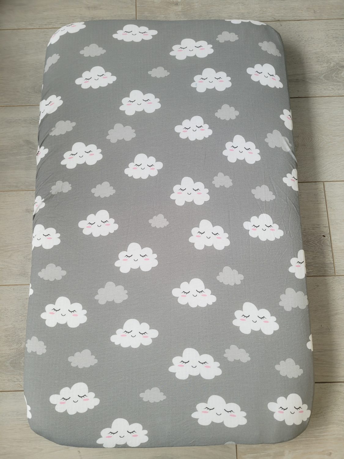 Sleepy clouds organic cotton BeddyBoo fitted sheet