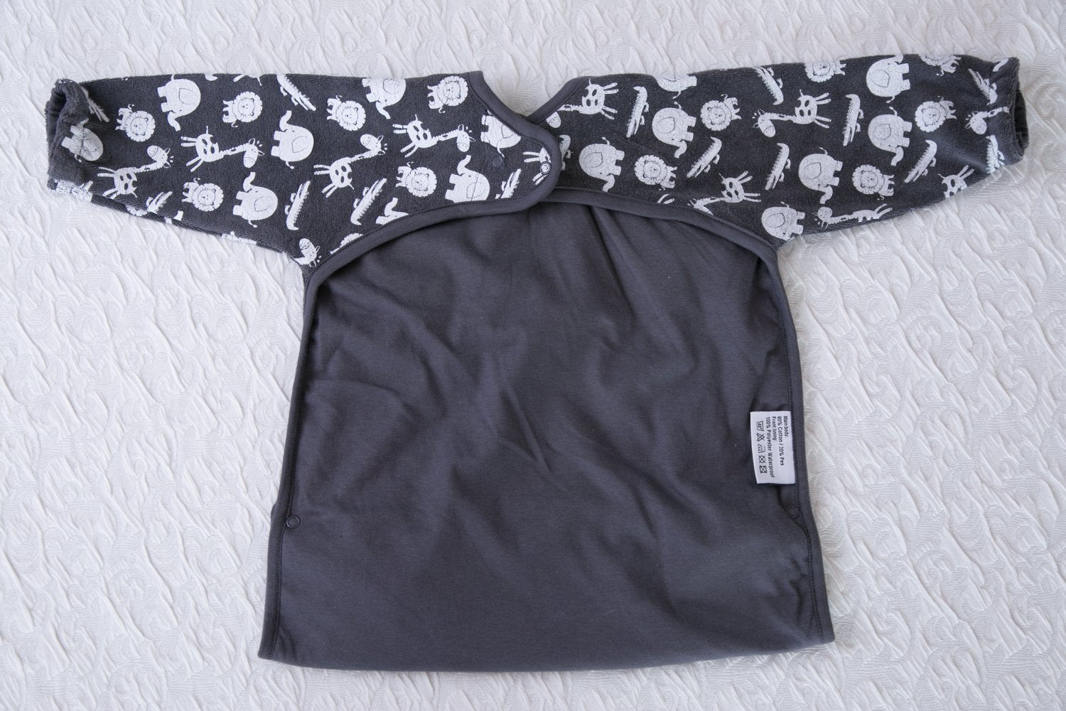 Grey jungle animals YummyBoo feeding bib