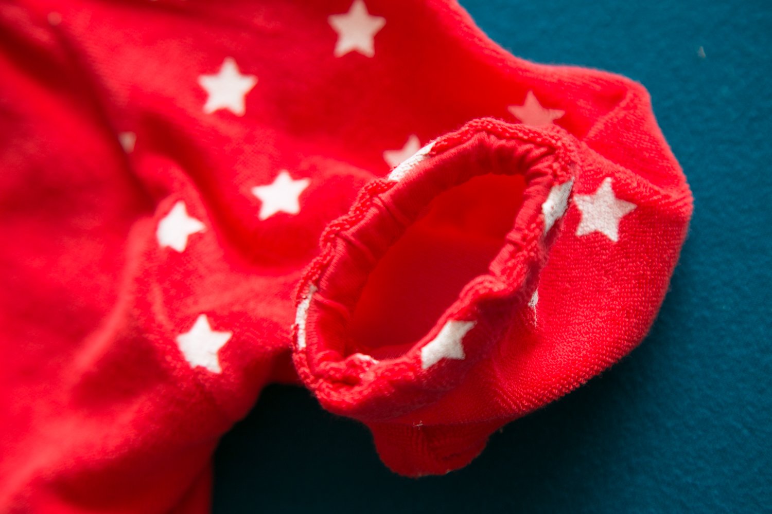 Red stars YummyBoo feeding bib