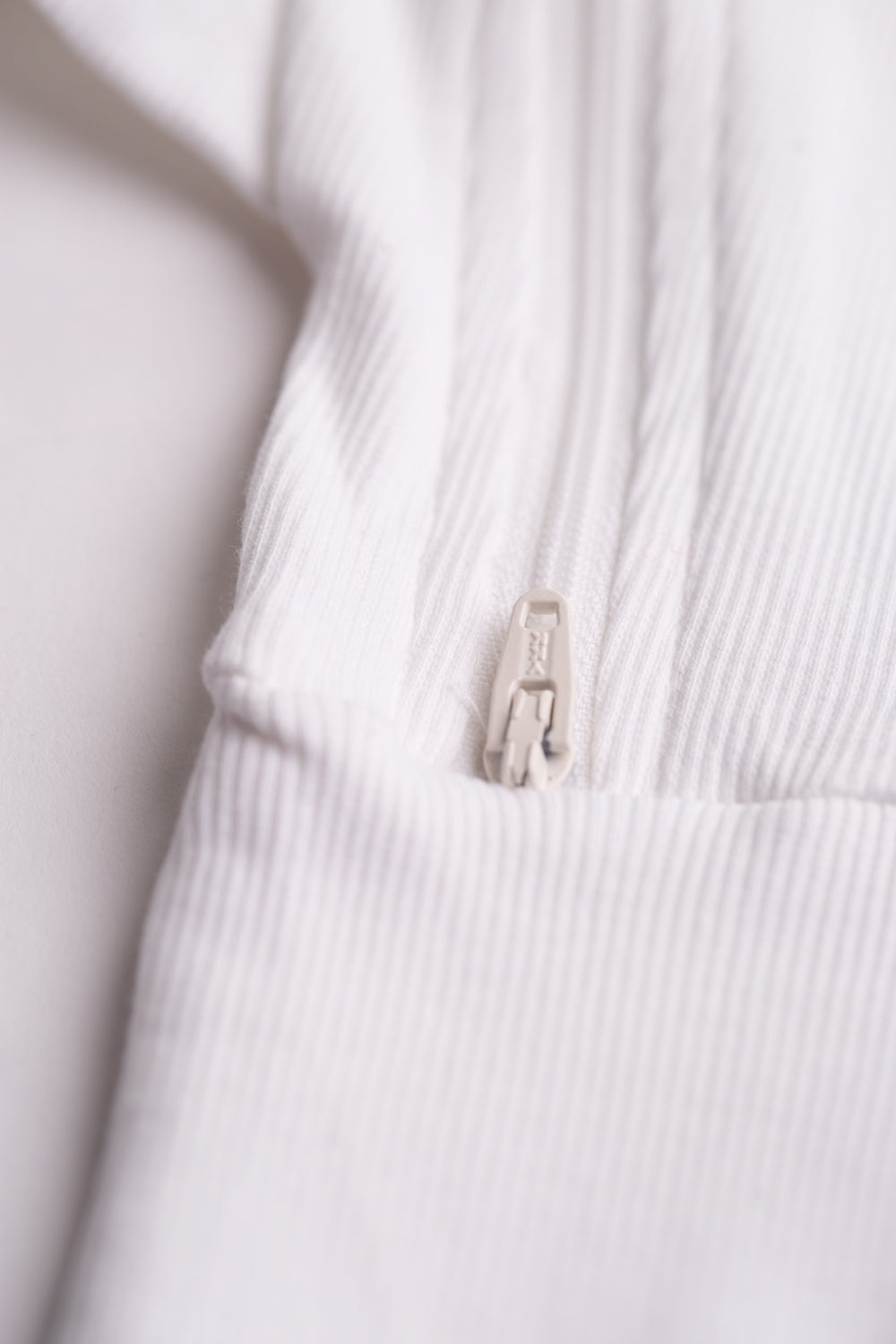 White ribbed organic cotton ZippyBoo suit