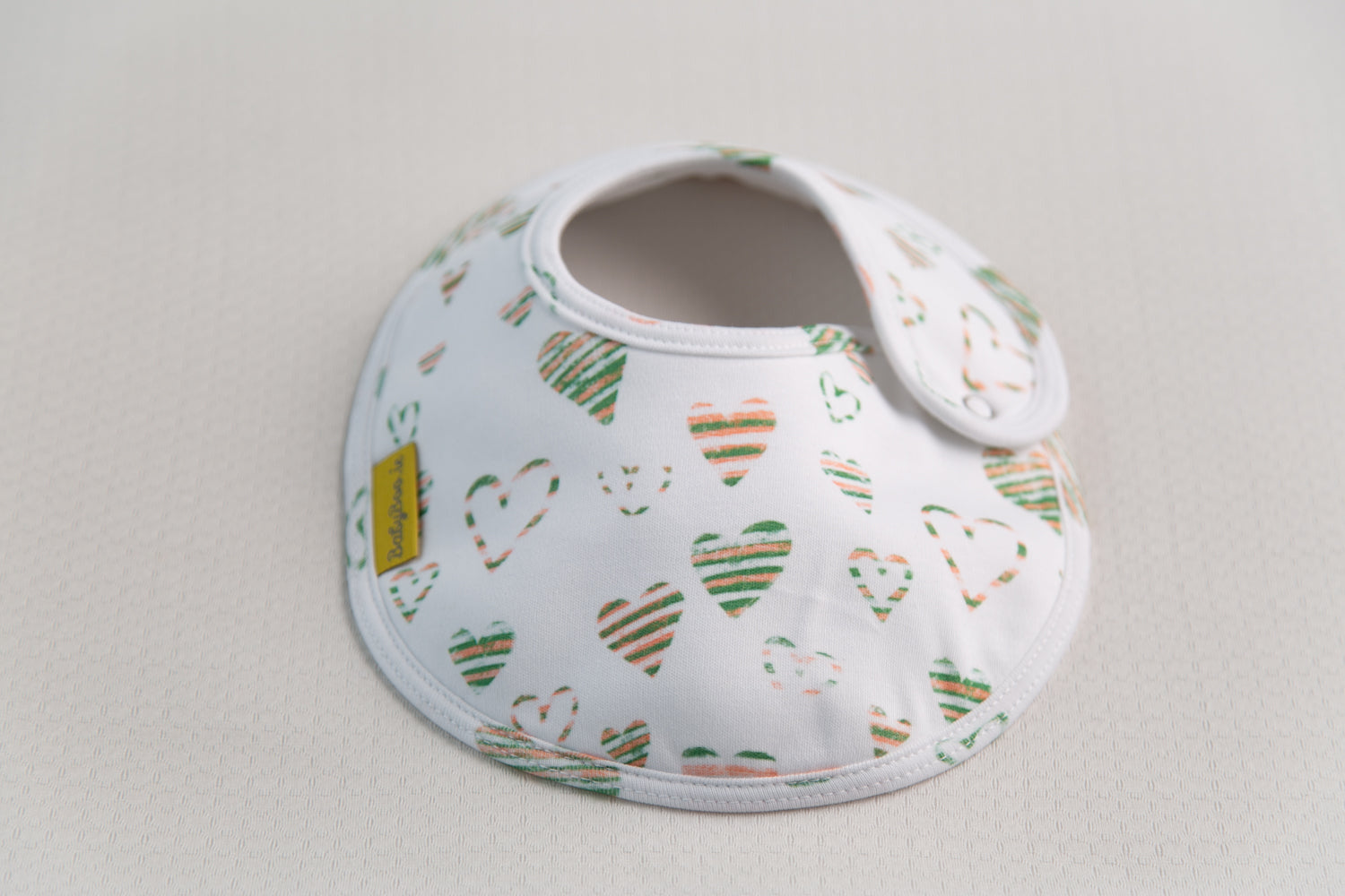GRÁ D’ÉIRINN organic cotton LittleBoo baby bib