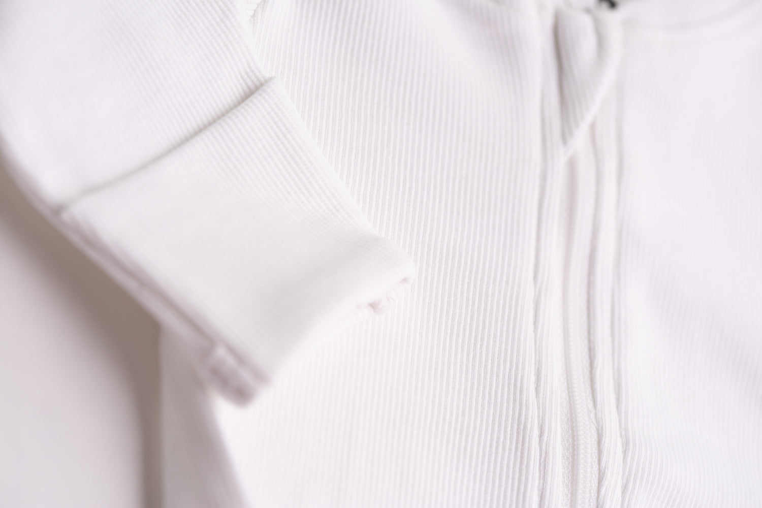 White ribbed organic cotton ZippyBoo suit