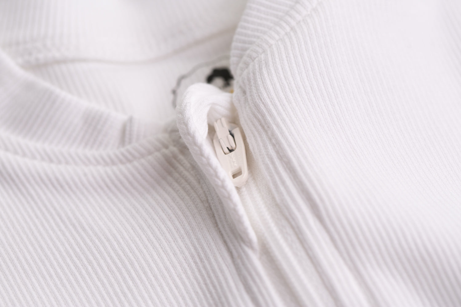 White ribbed organic cotton ZippyBoo suit