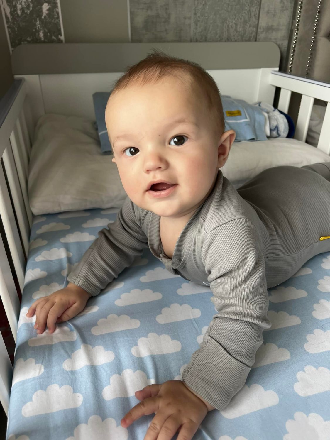 Up in the blue clouds organic cotton BeddyBoo fitted sheet