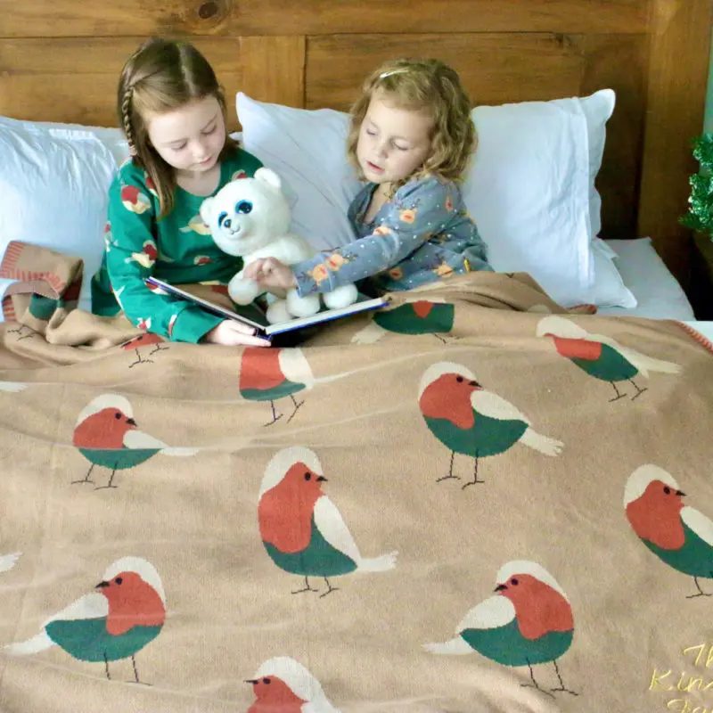 When Robins Appear Family Cuddle organic cotton blanket