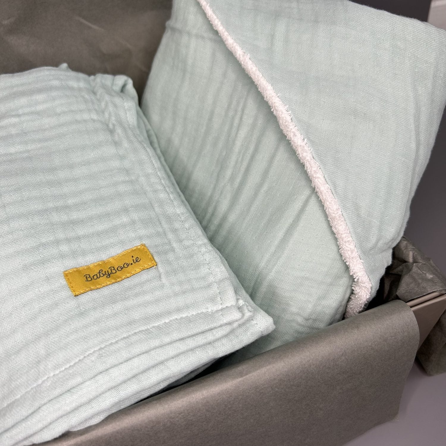 Muslin blanket and towel newborn gift box