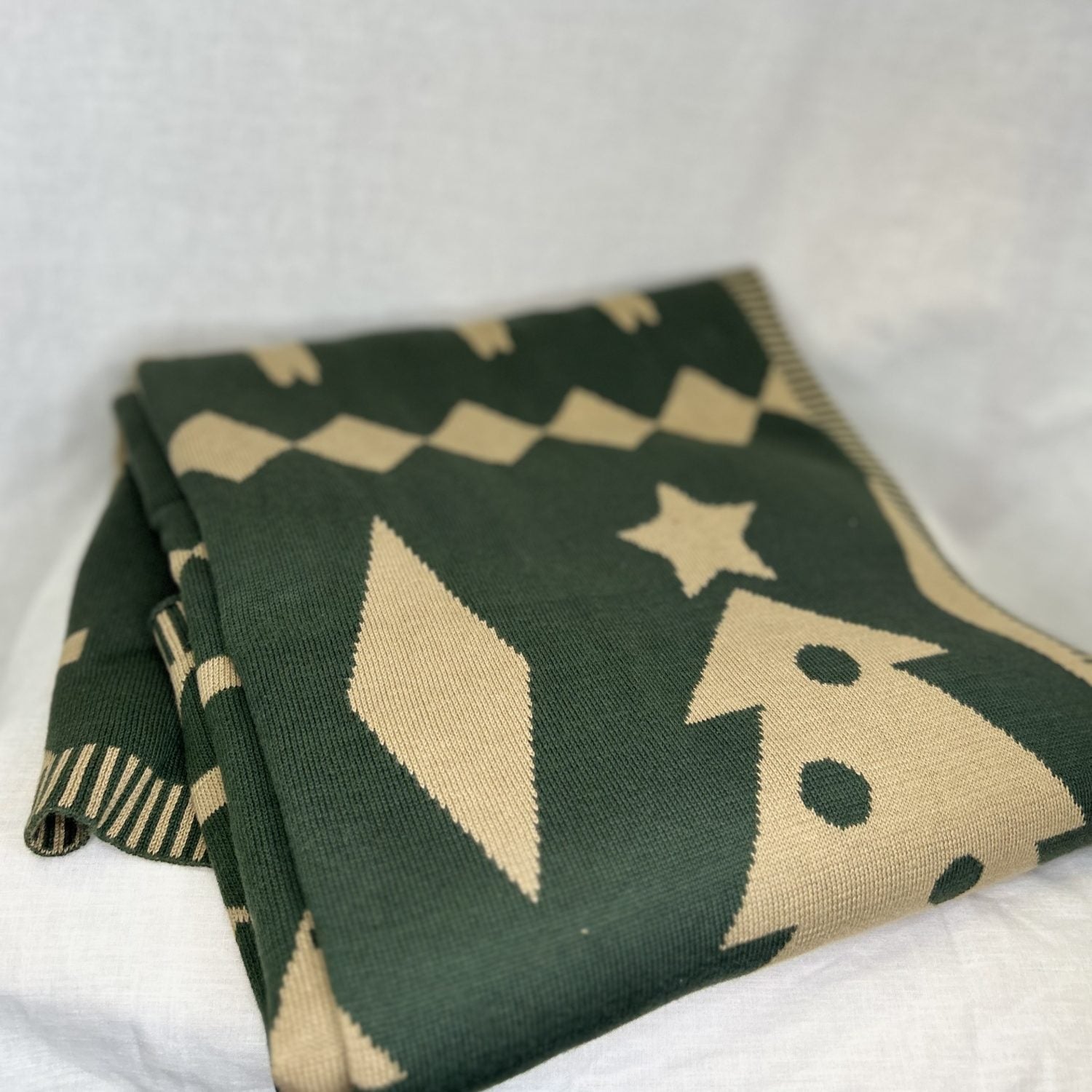 Dark Green Nordic Family Cuddle organic cotton blanket