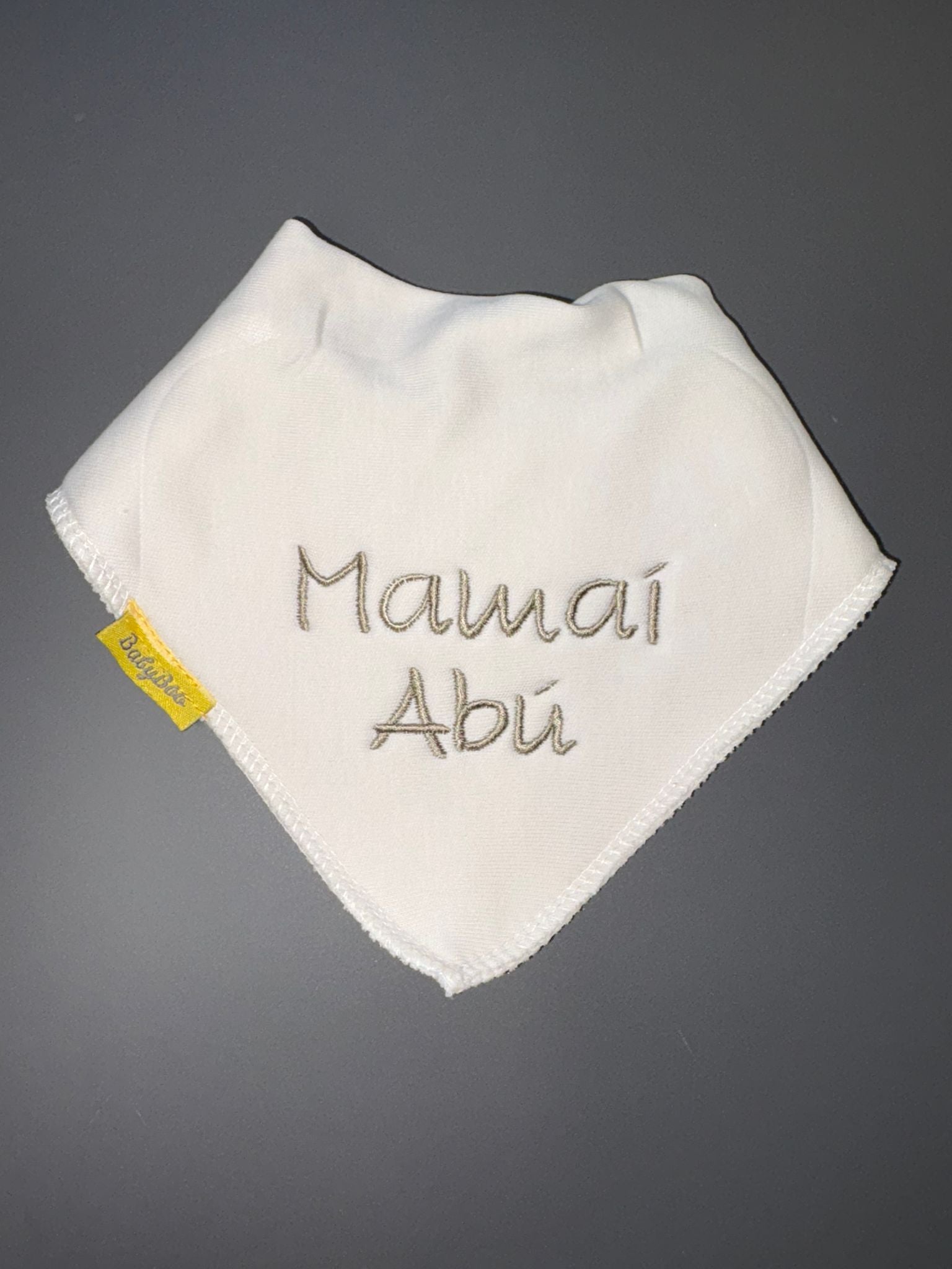 Mamaí Abú organic cotton bandana bib