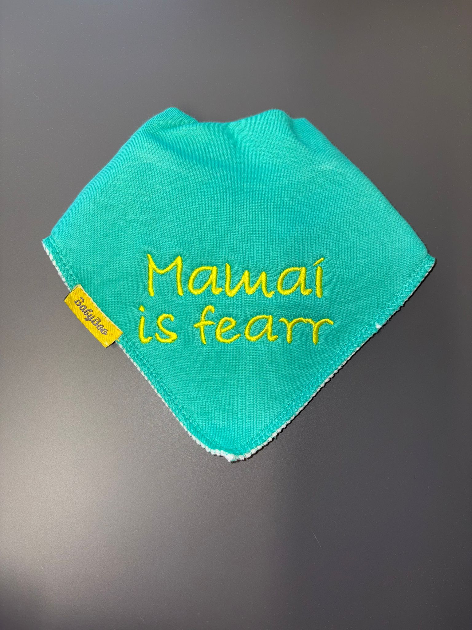 Mamaí is fearr organic cotton bandana bib