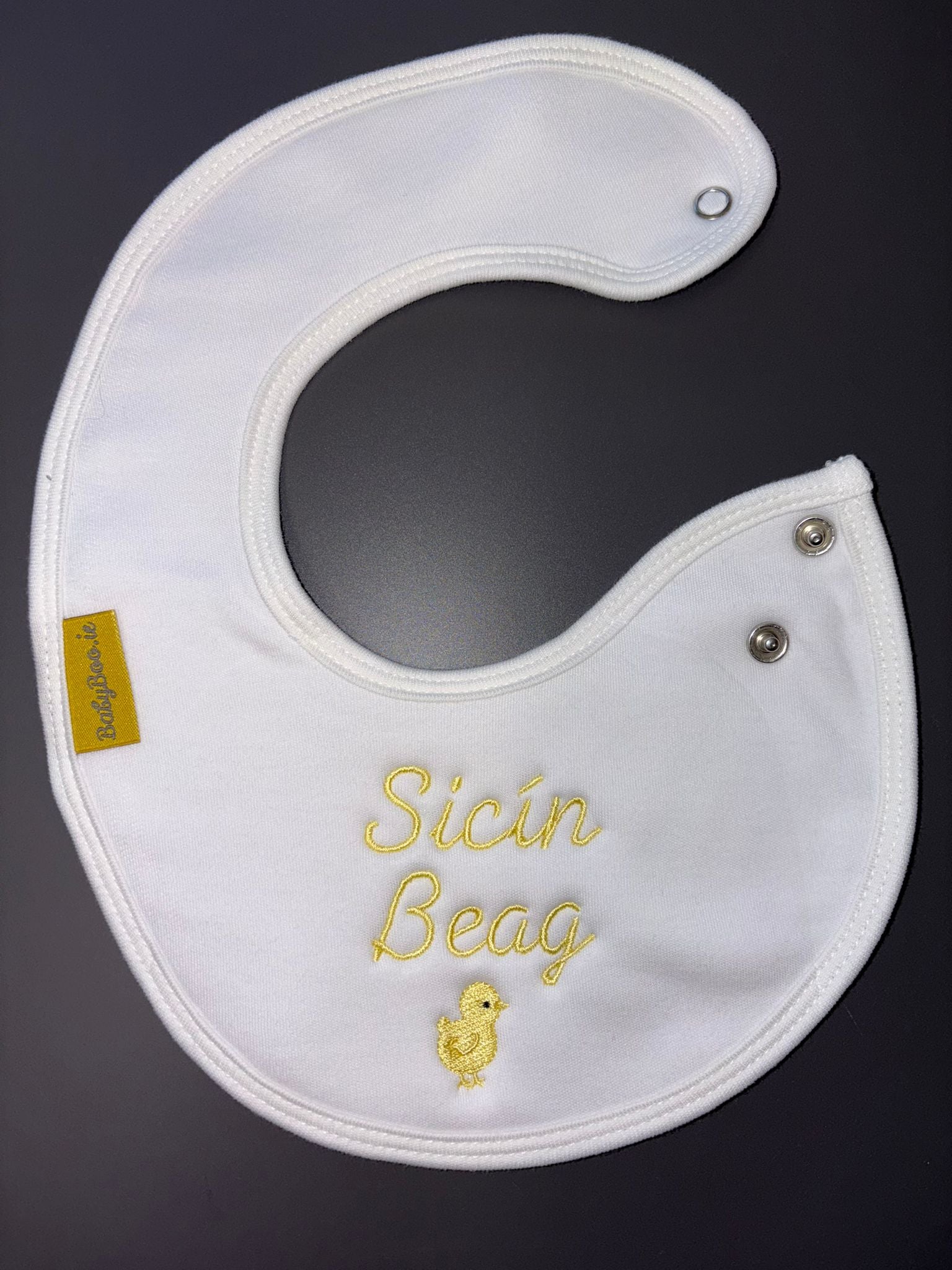 Sicín Beag organic cotton LittleBoo newborn bib