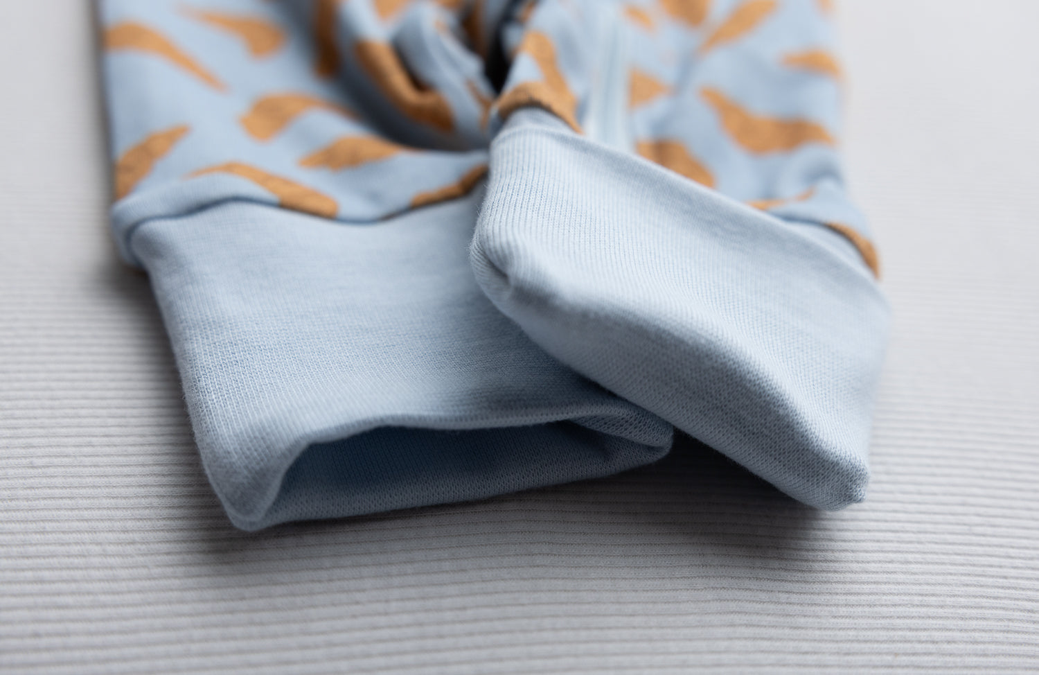 Croissant fan organic cotton ZippyBoo suit