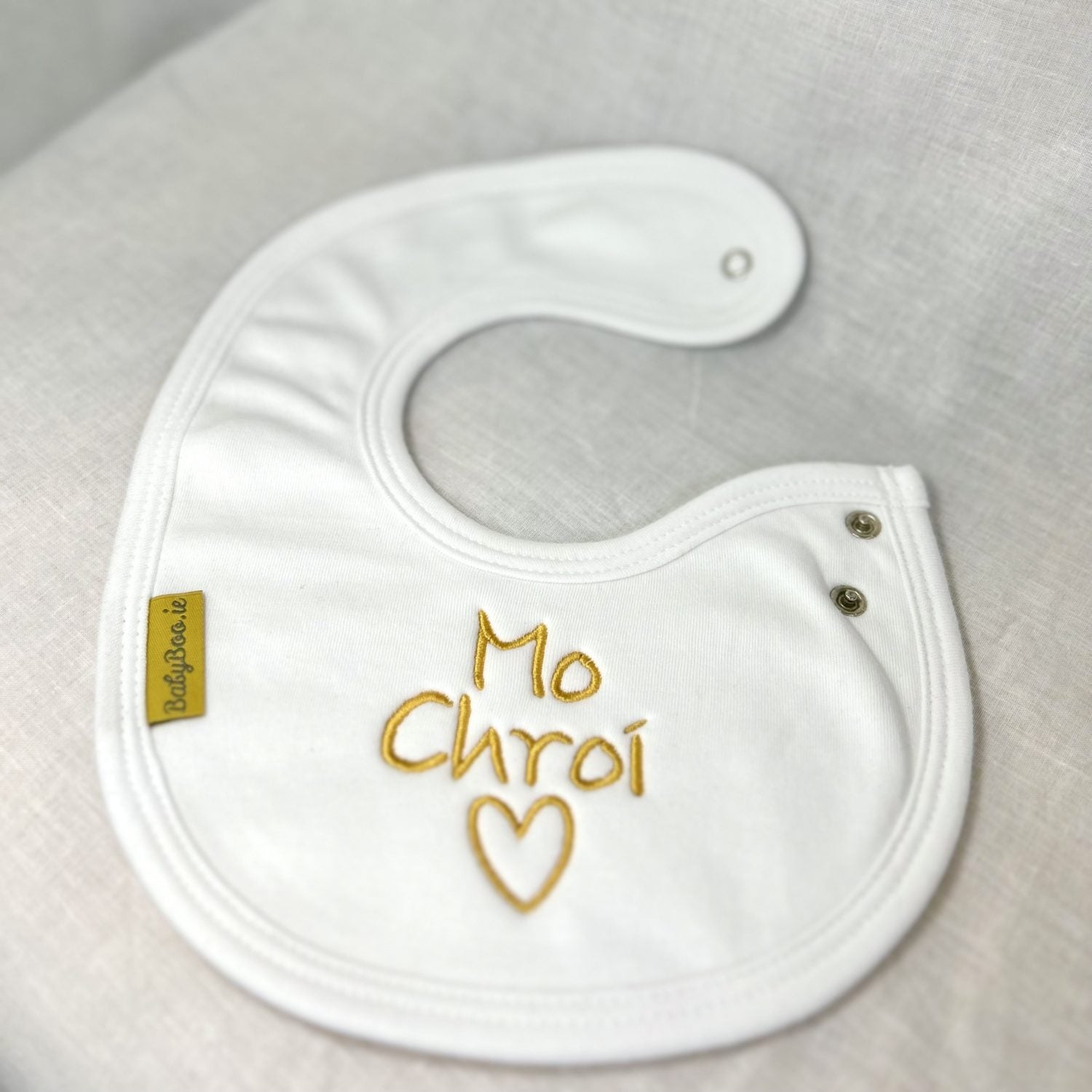 Mo Chroí organic cotton LittleBoo newborn bib