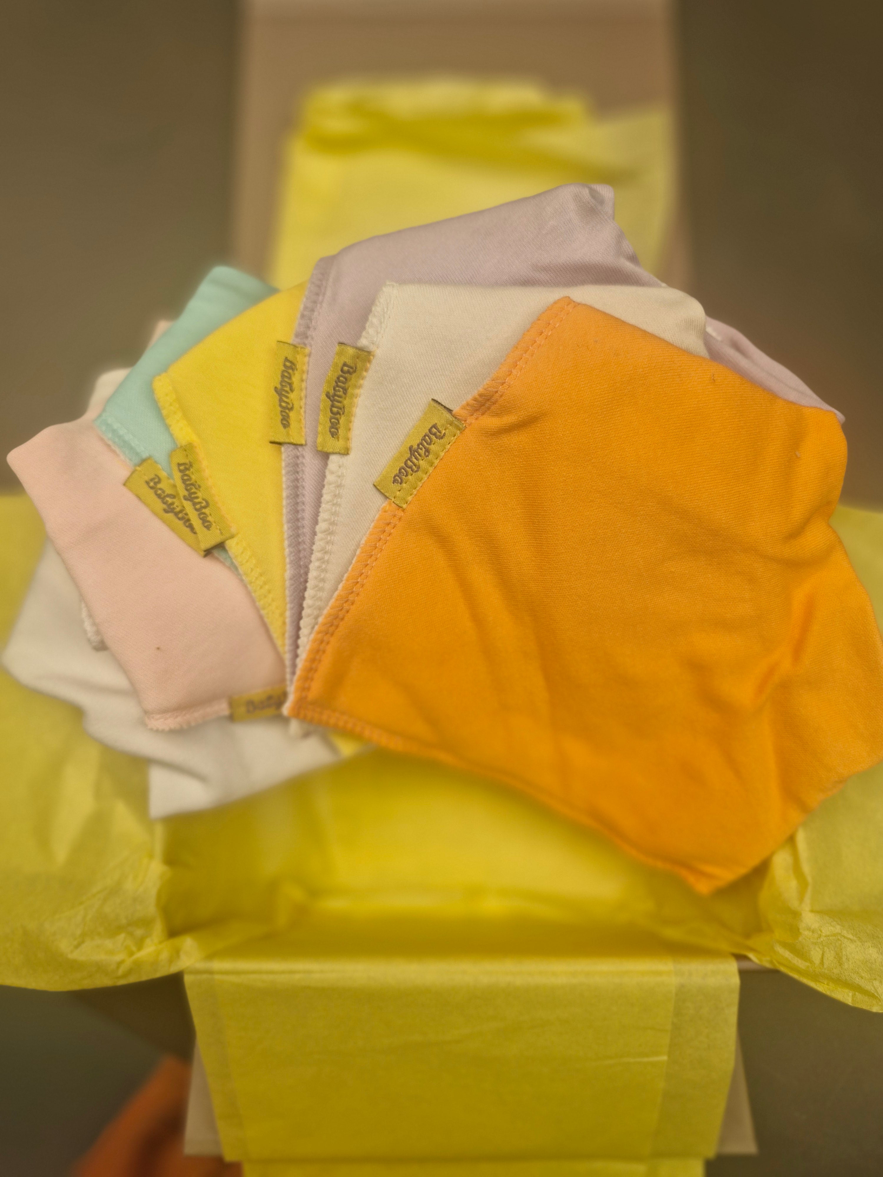 A week of bibs gift box - minimalist