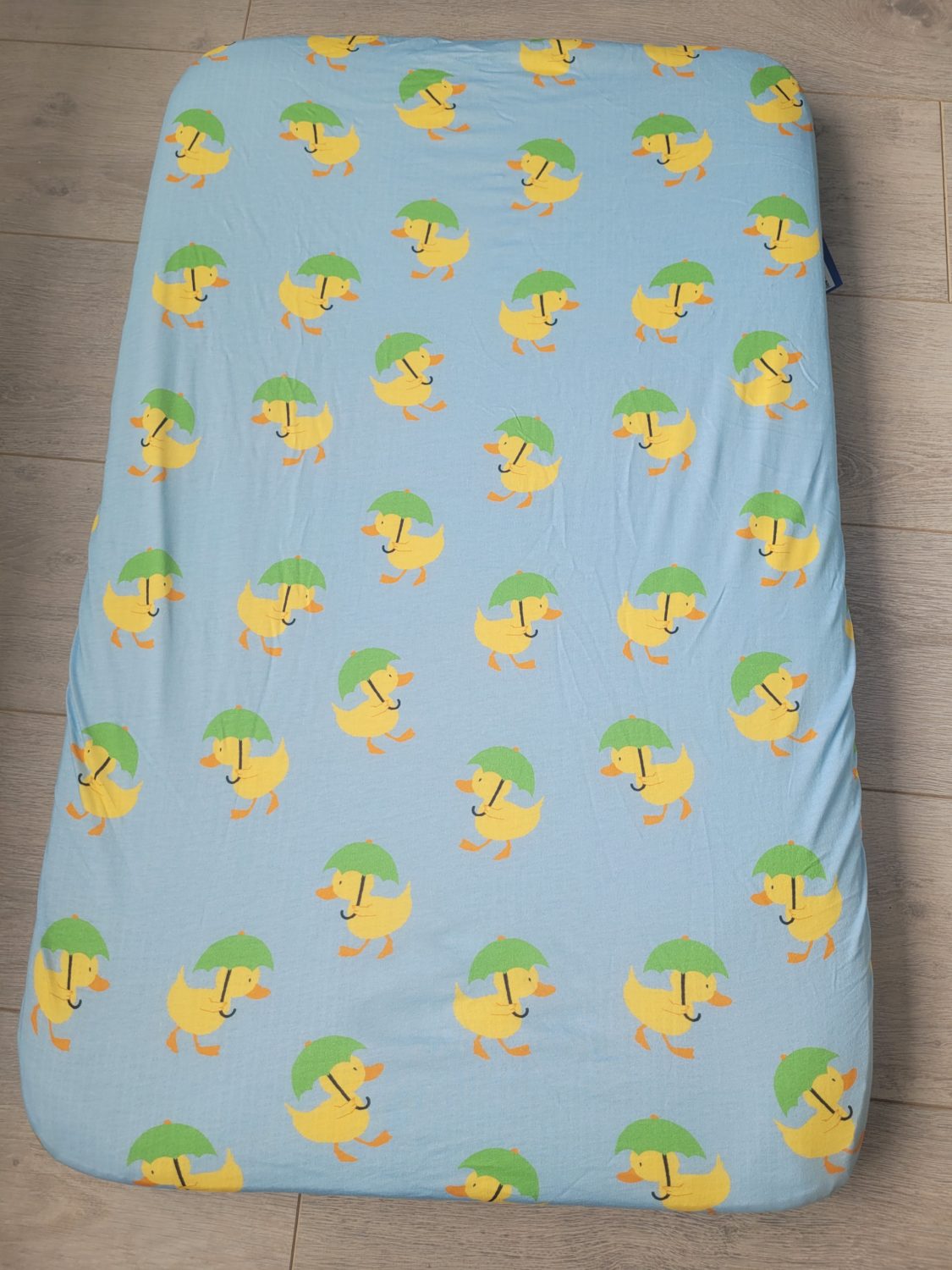 Duckies organic cotton BeddyBoo fitted sheet