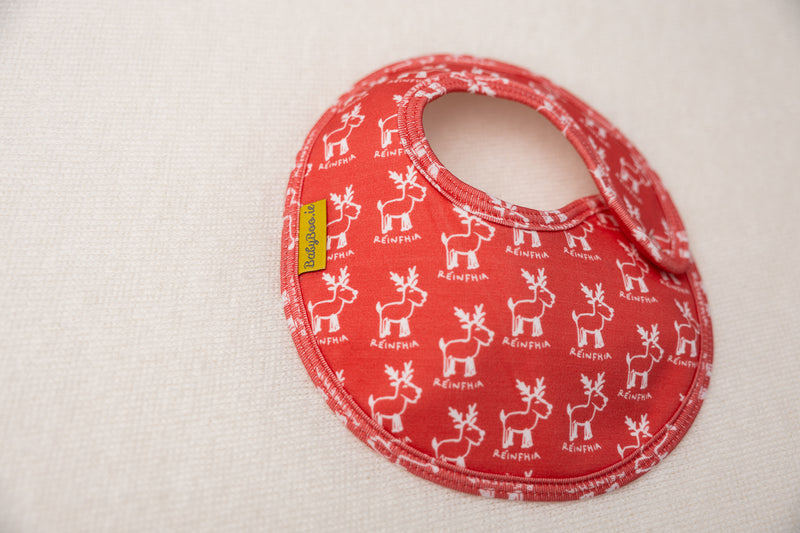 Red Réinfhía organic cotton LittleBoo baby bib