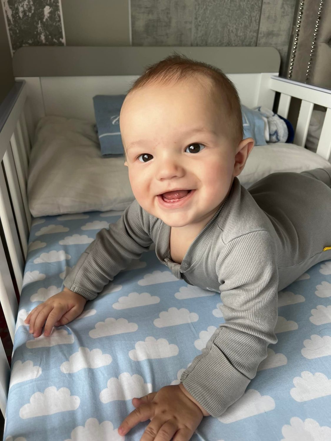 Up in the blue clouds organic cotton BeddyBoo fitted sheet