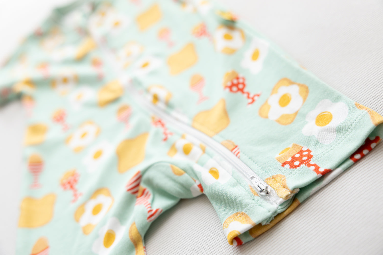 Dippy Eggs organic cotton ShortieBoo suit