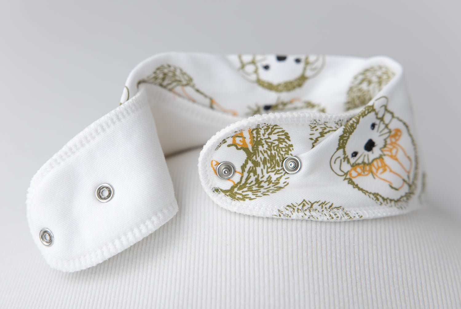 Fauna Kids Hedgehog organic cotton DribbleBoo bandana bib