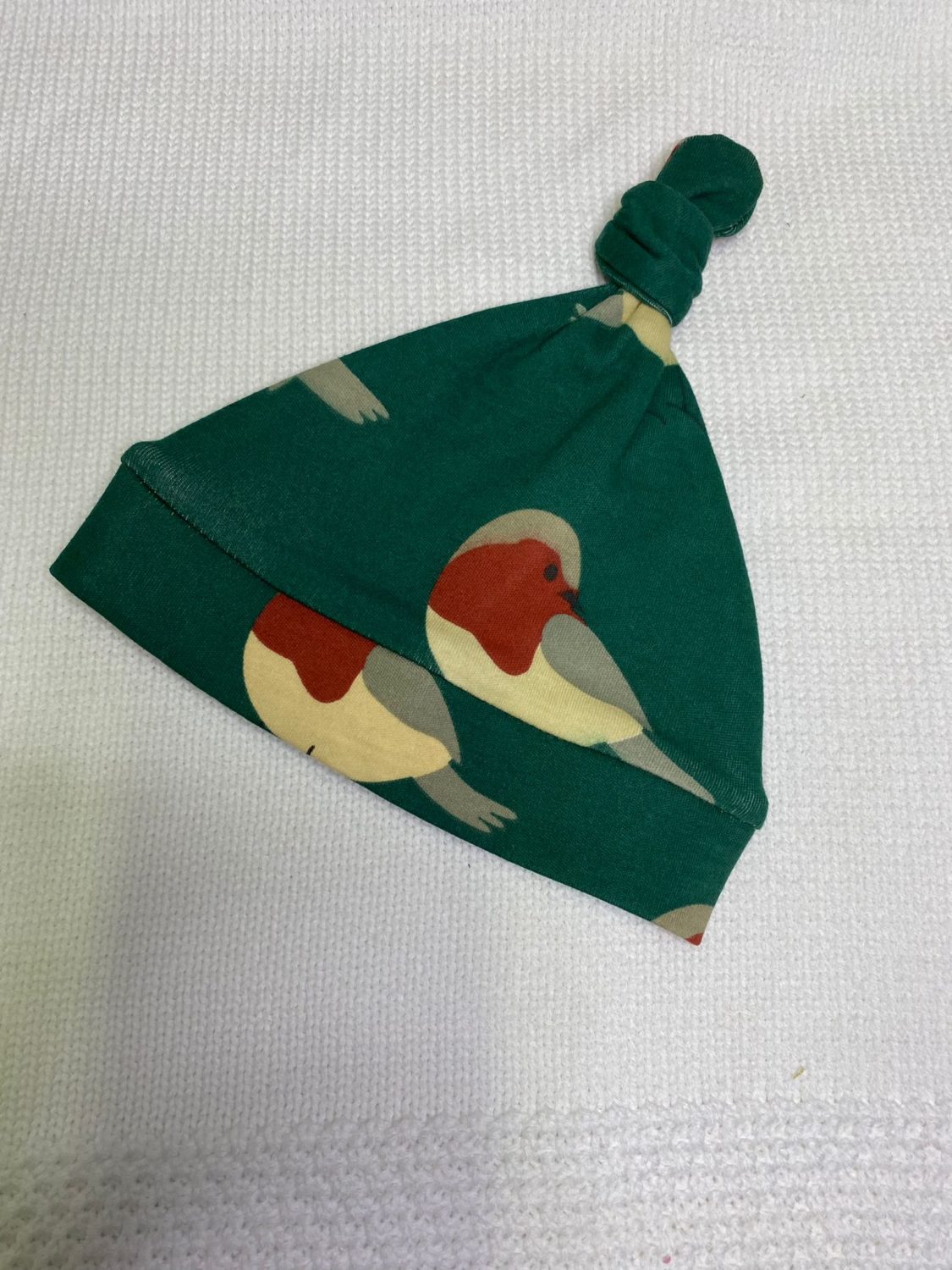 When Robins appear organic cotton Knot hat