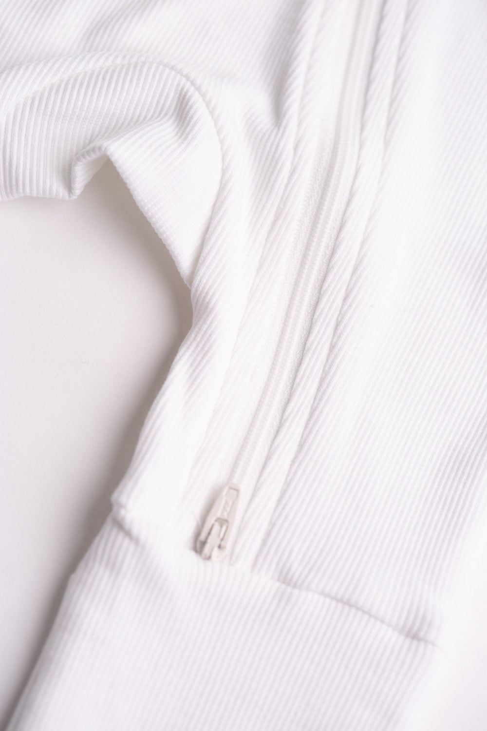 White ribbed organic cotton ZippyBoo suit