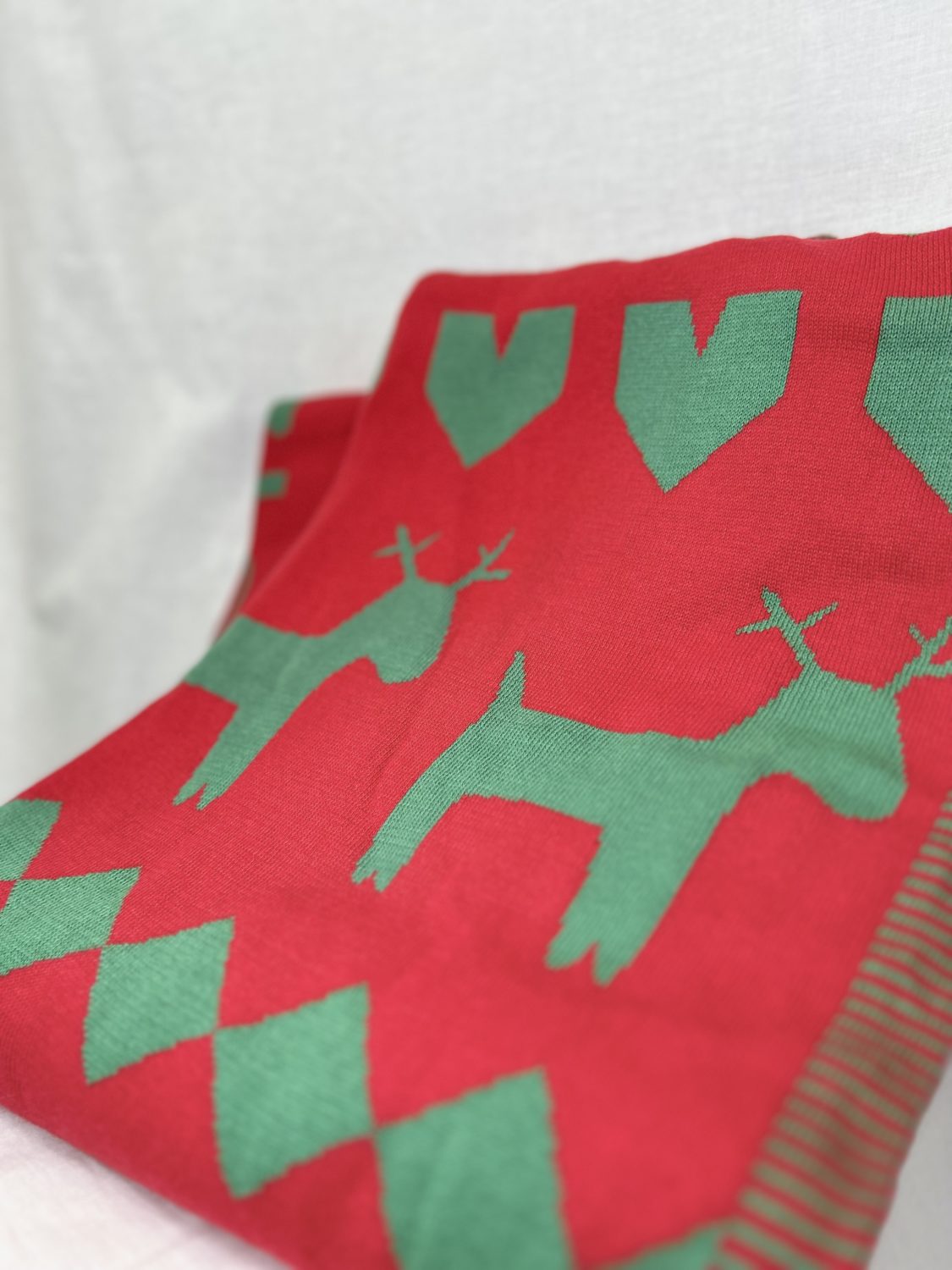 Red Nordic Family Cuddle organic cotton blanket