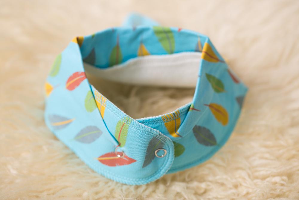 Turquoise feathers organic Cotton DribbleBoo bandana bib