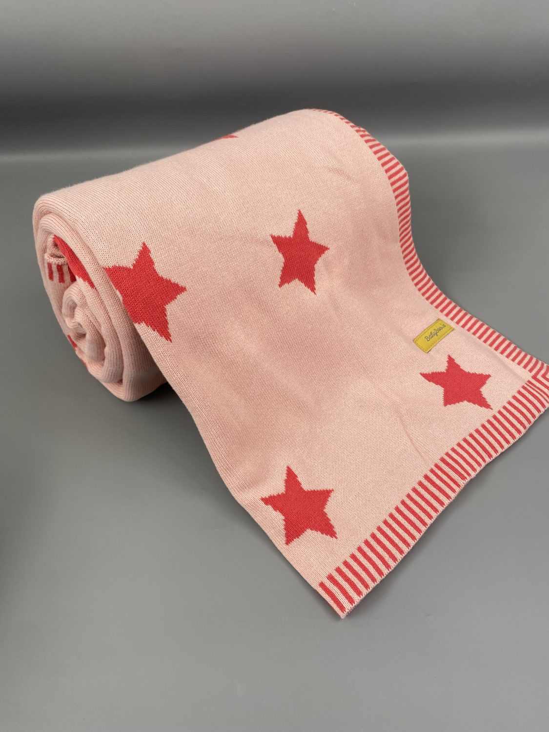 My cuddle blanket - pink with red stars