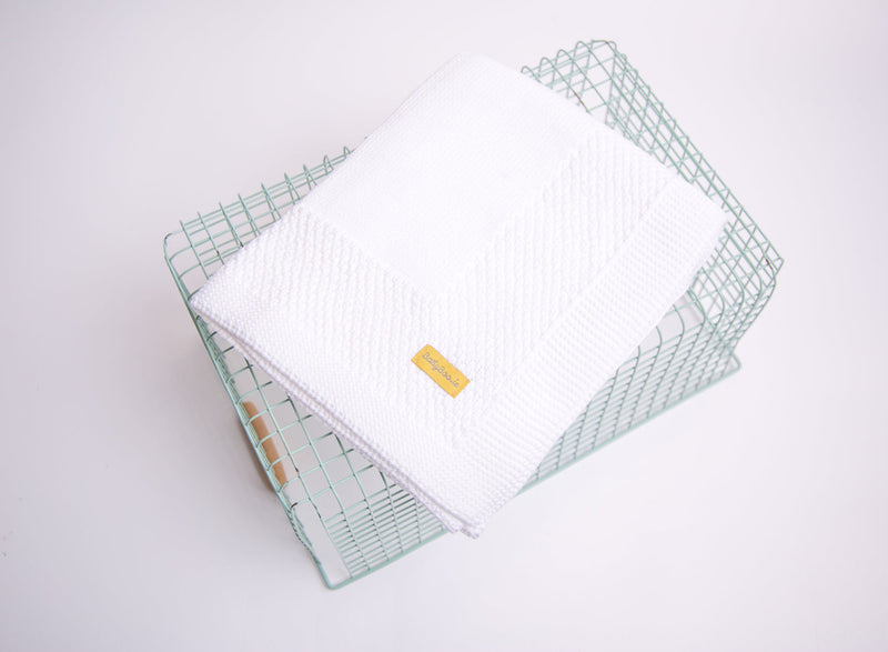 Organic cotton beautiful white BlankieBoo