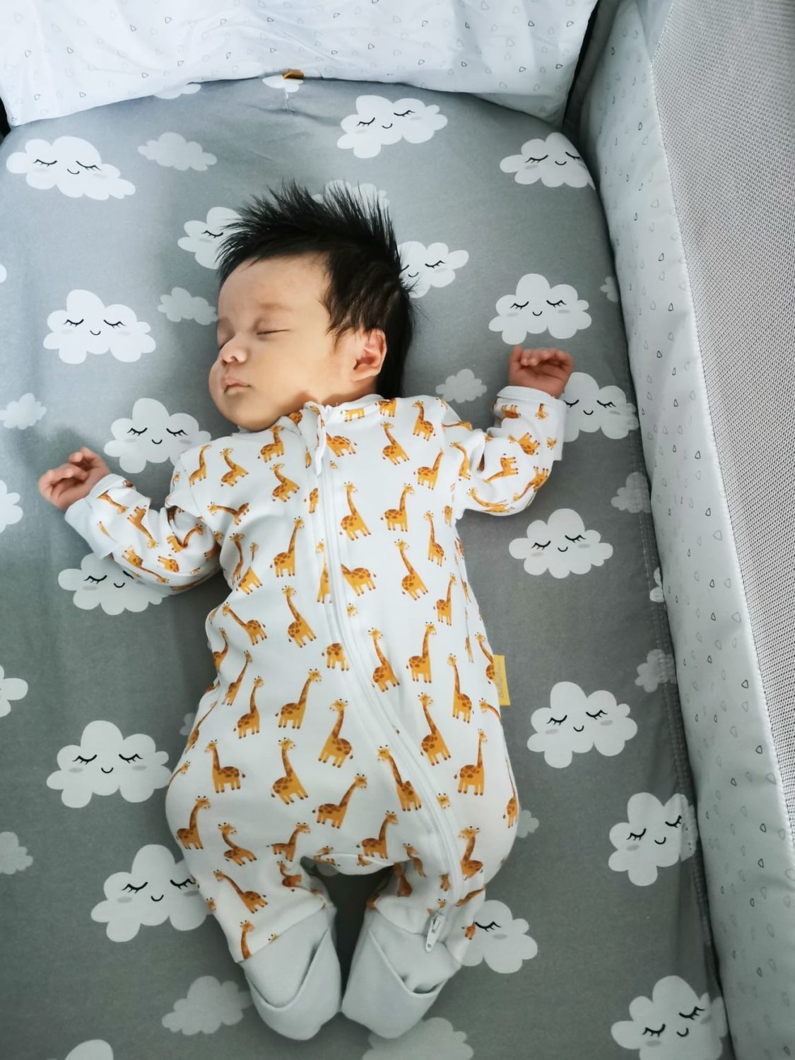 Sleepy clouds organic cotton BeddyBoo fitted sheet