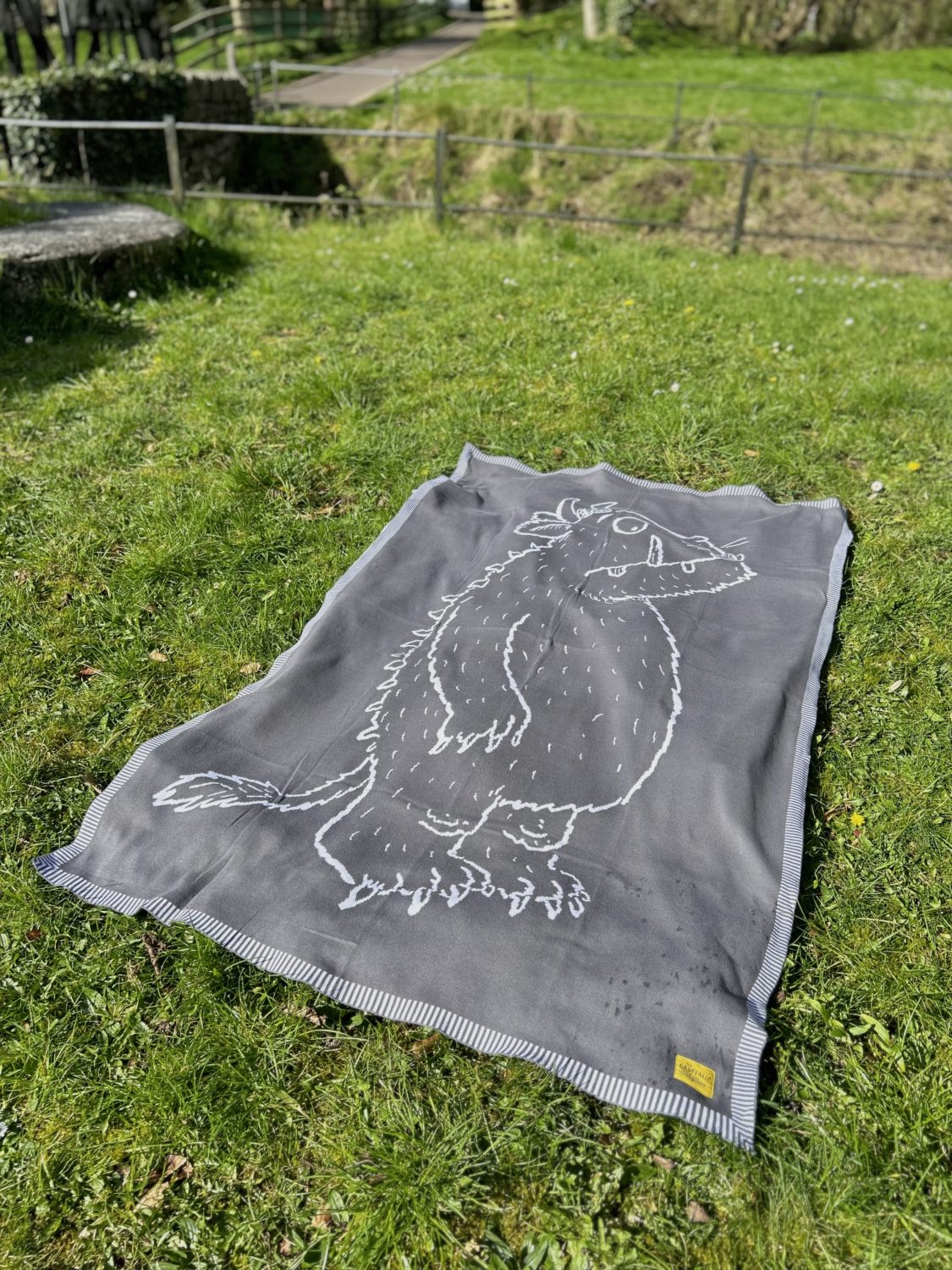 The Gruffalo - My cuddle blanket (grey)