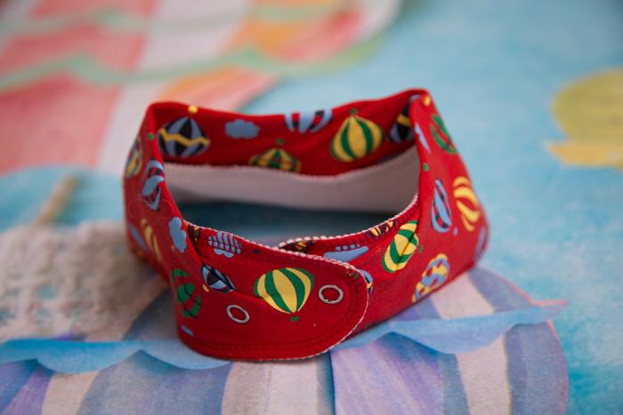 Float away red hot air balloons organic cotton DribbleBoo bandana bib