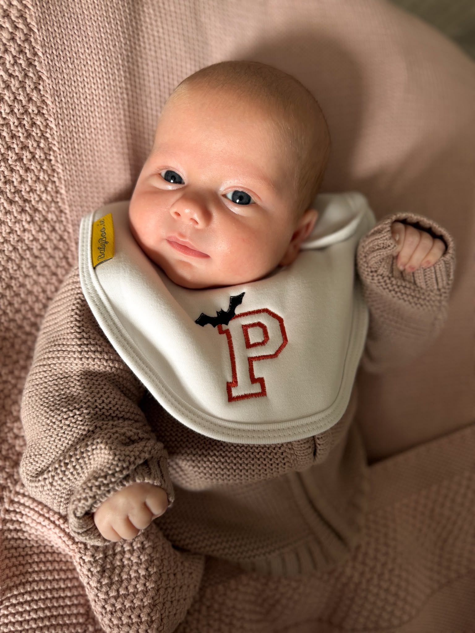 Letterman with bat organic cotton LittleBoo newborn bib