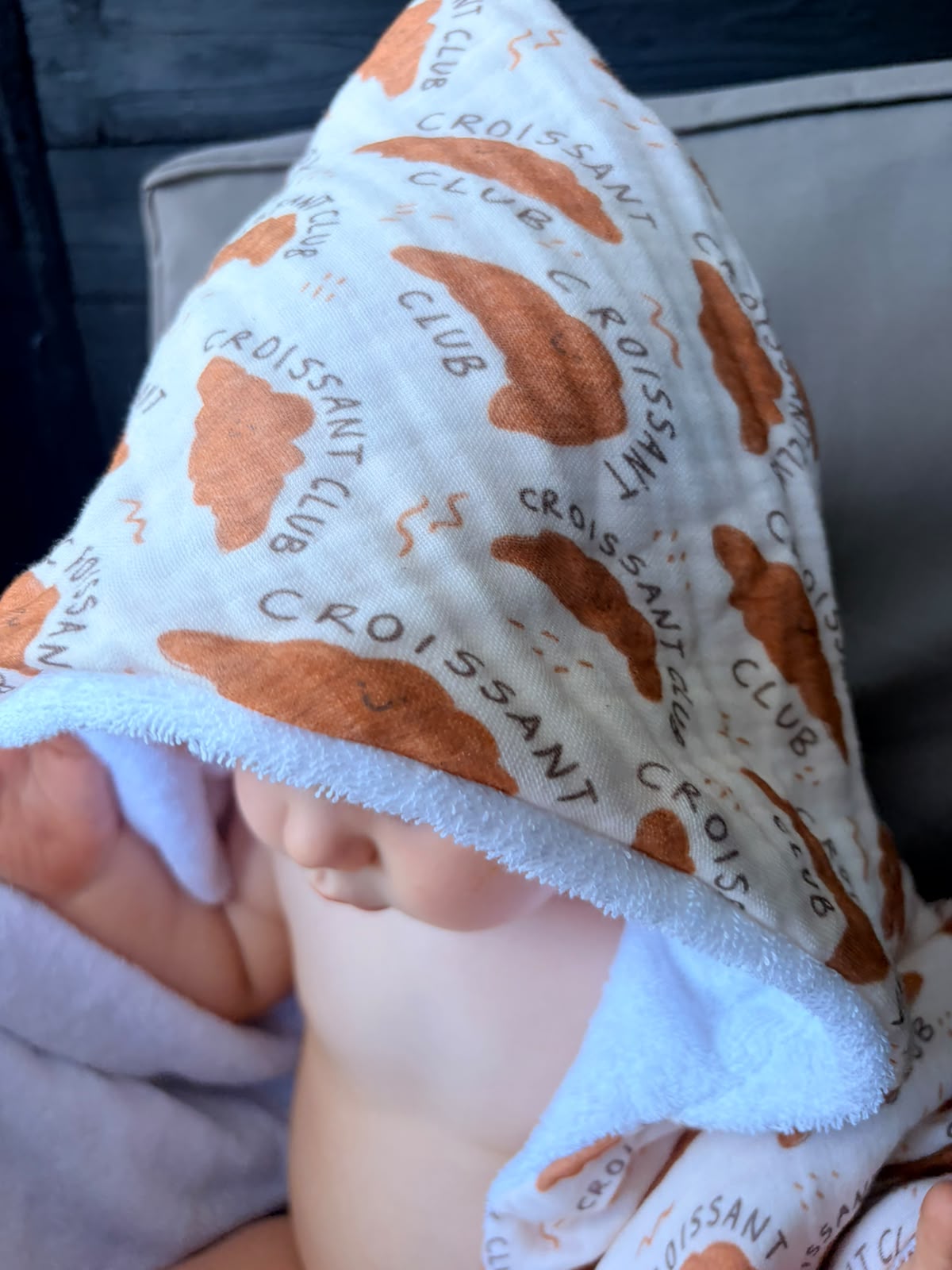 Croissant Club organic cotton hooded towel
