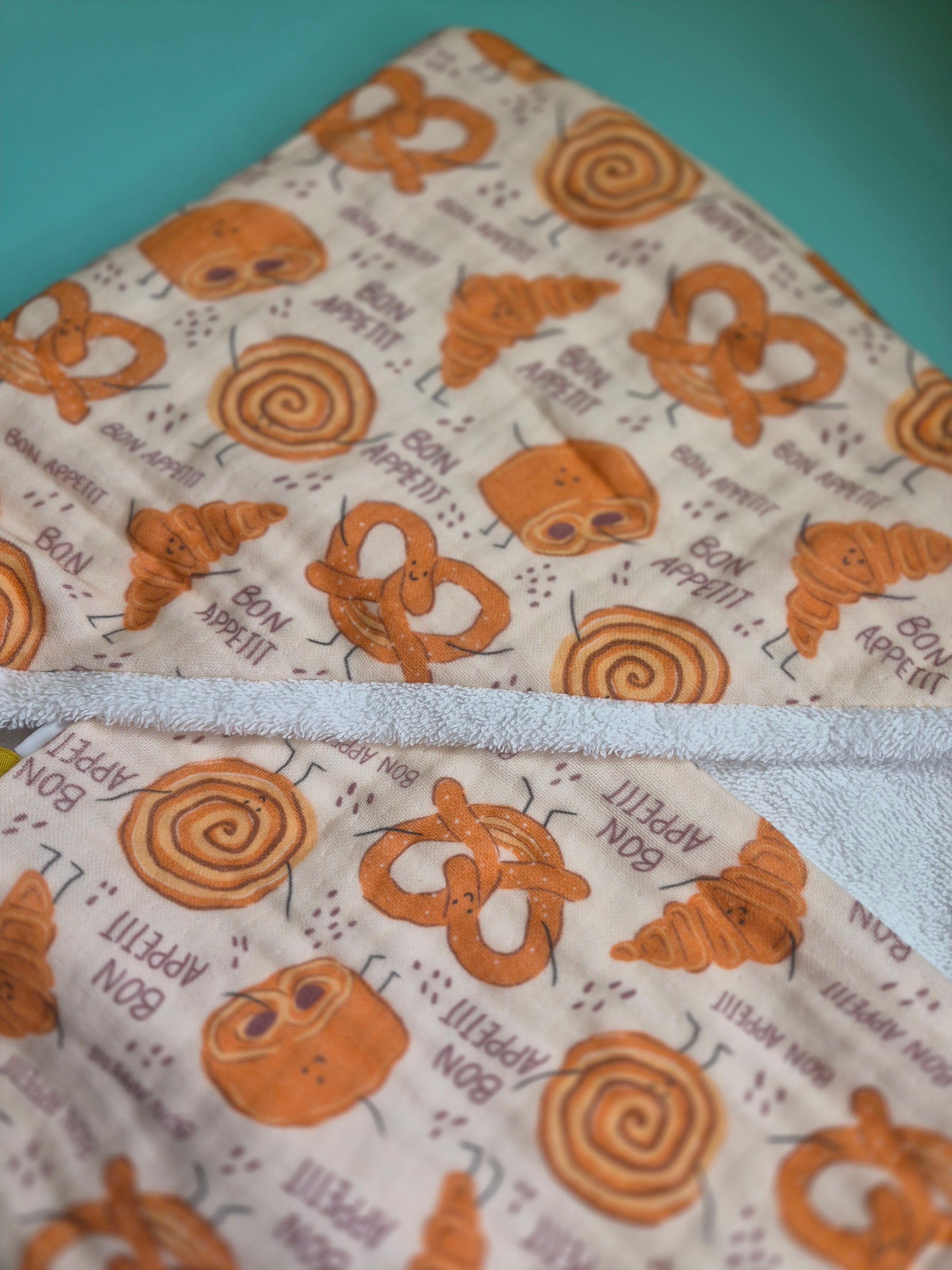 Pastry Club organic cotton hooded towel