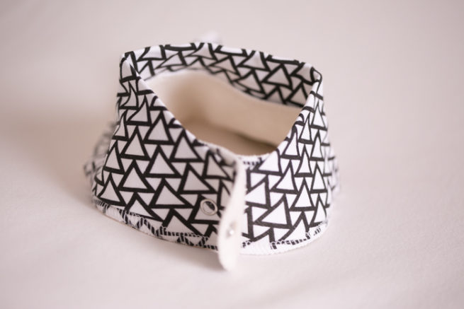 geometric print monochrome bandana bib