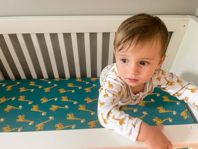 Teal Gerry giraffe organic cotton BeddyBoo fitted sheet - Image 6